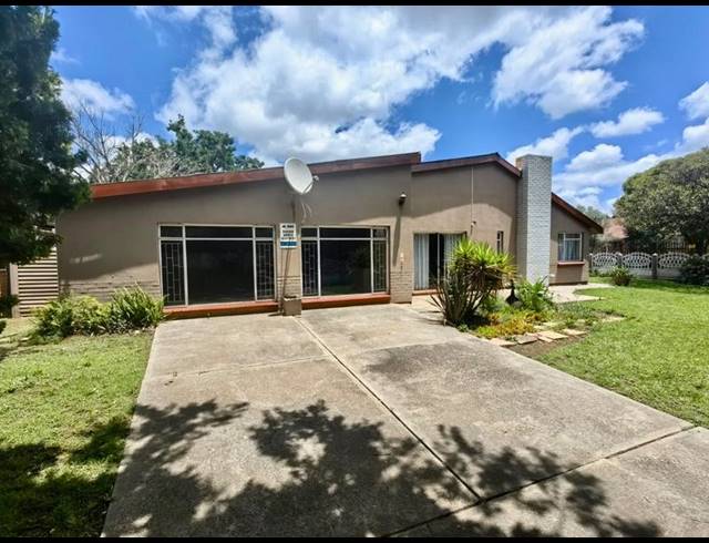 3 BEDROOM HOUSE FOR SALE IN VANDERBIJLPARK SW 1